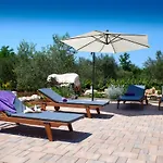 ヴィラ Relax House Surrounded By Olives And Vineyard Stifanići