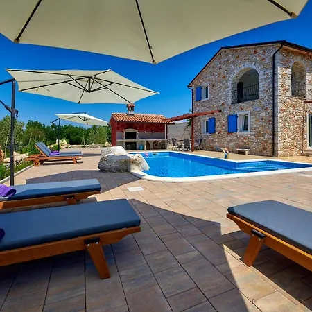Relax House Surrounded By Olives And Vineyard