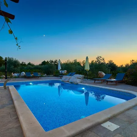 Relax House Surrounded By Olives And Vineyard וילה Stifanići
