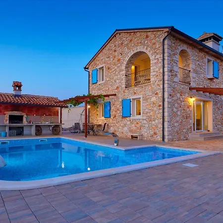 Relax House Surrounded By Olives And Vineyard Stifanići