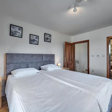 Relax House Surrounded By Olives And Vineyard Vila