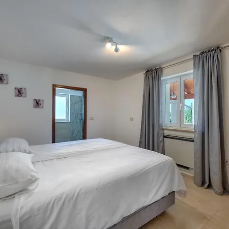 Relax House Surrounded By Olives And Vineyard