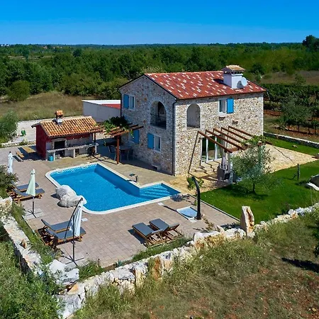 Vila Relax House Surrounded By Olives And Vineyard